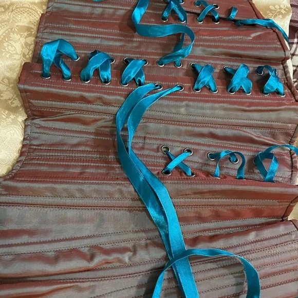 Timeless trends overbust corset 22L steel bones - Picture 11 of 16